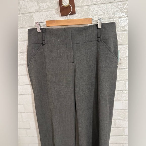Plus Size Gray Flare Leg Dress Pants Size 16 NWT #0209 - Picture 4 of 11